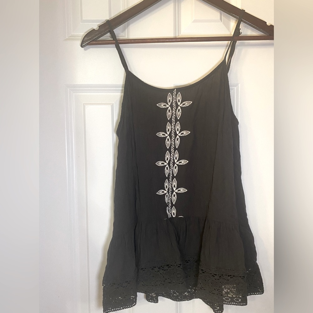 Black/White Floral Tank w/ Heavy Lace Trim Adjustable Straps - Mossimo Supply Co